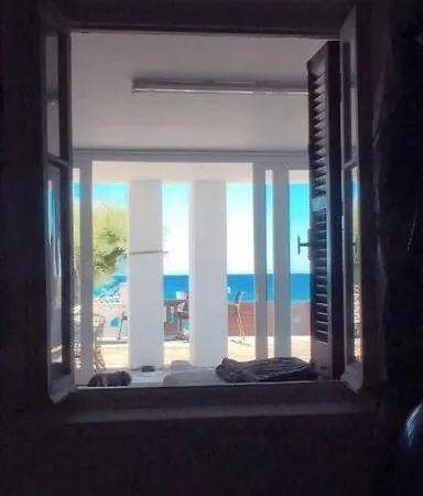 High By The Beach House In Girne * Agios Georgios (Kyrenia)