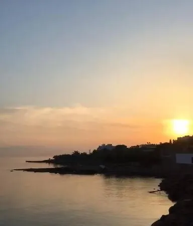 Hébergement de vacances High By The Beach House In Girne *