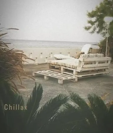 High By The Beach House In Girne Дом отдыха