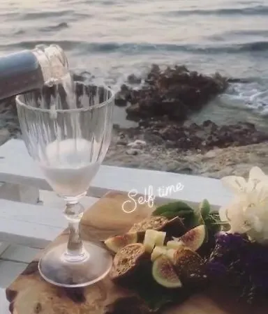 High By The Beach House In Girne Hébergement de vacances
